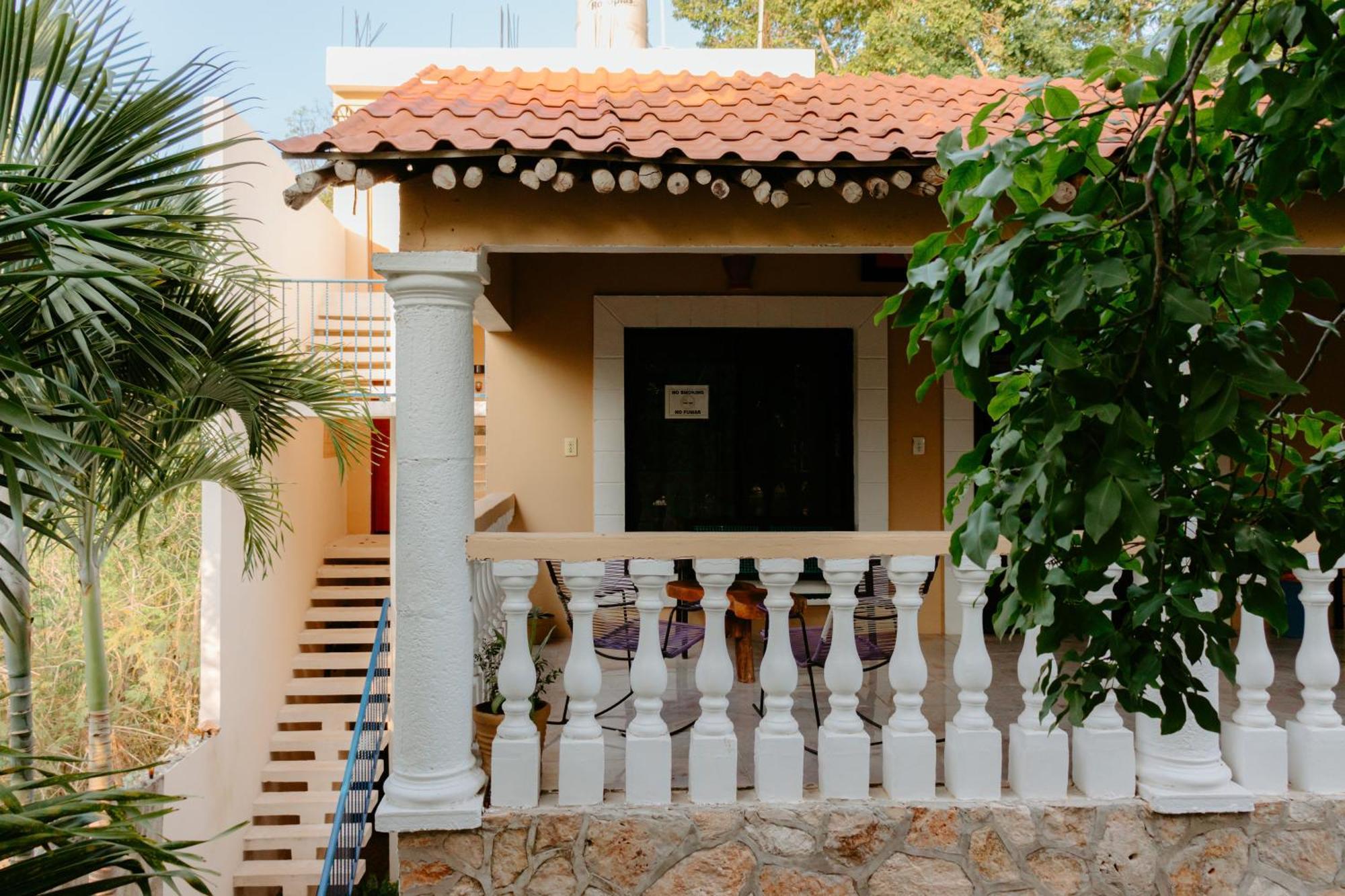 Hostal Tunich Naj & Hotel Valladolid  Exterior photo