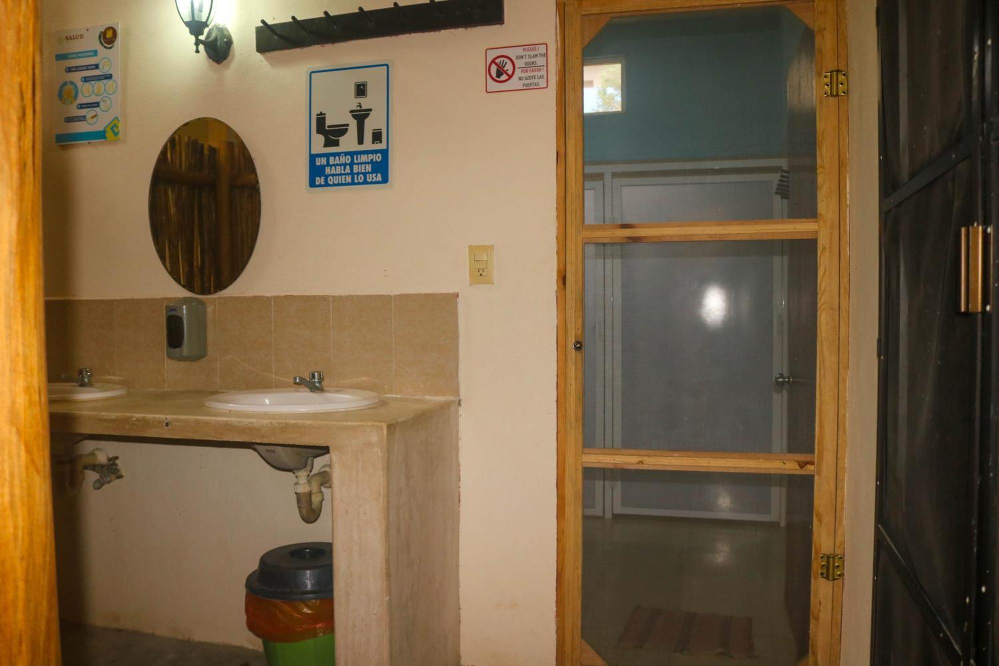 Hostal Tunich Naj & Hotel Valladolid  Room photo